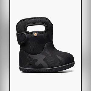 Brand new with tag Bogs for toddler black size 4c